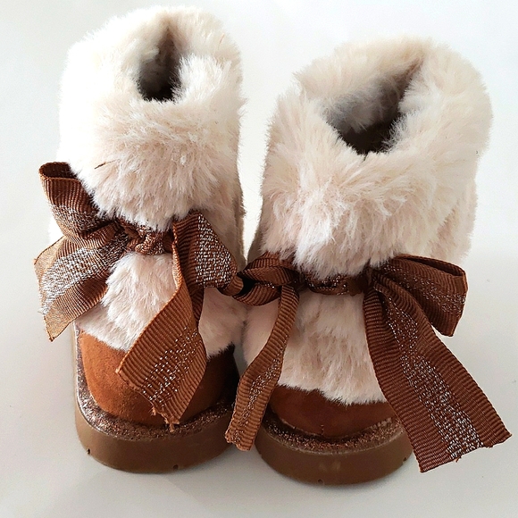 Olive & Edie faux fur boot - Picture 3 of 6